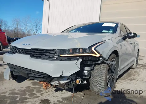 2024 Kia K5 Gt-Line z USA, uszkodzony, nr VIN 5XXG64J28RG245077